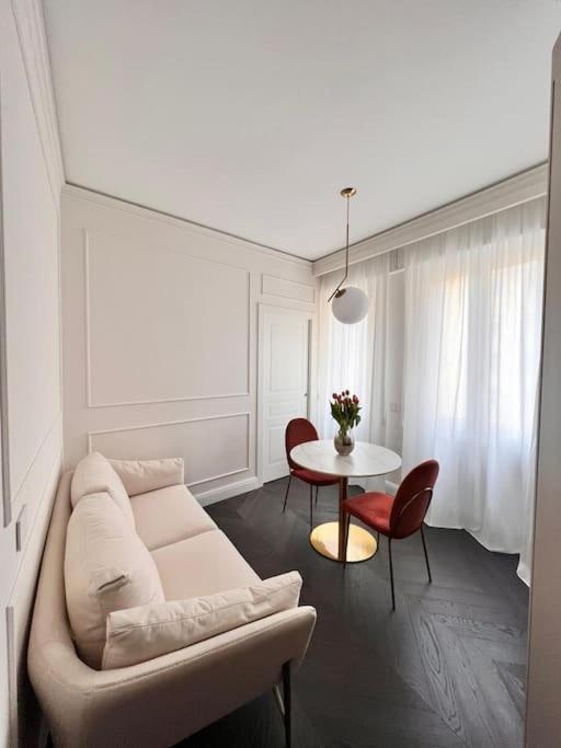 Elegante Appartamento In Zona Tortona-Solari Milan Exterior photo