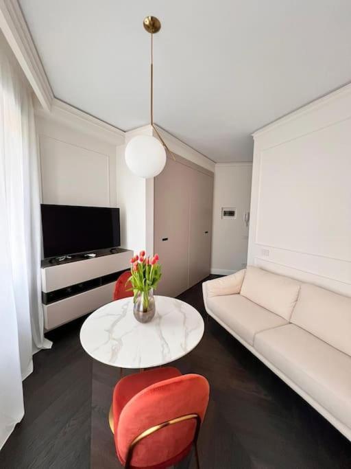 Elegante Appartamento In Zona Tortona-Solari Milan Exterior photo